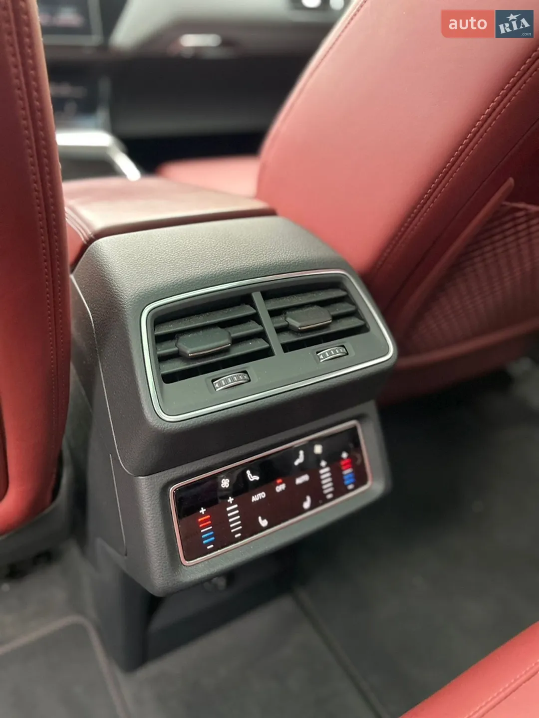 2021 Audi e-tron S - мініатюра 32