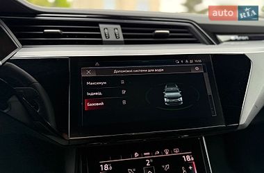 Внедорожник / Кроссовер Audi e-tron S 2022 в Львове фото 46 Внедорожник / Кроссовер Audi e-tron S 2022 в Львове