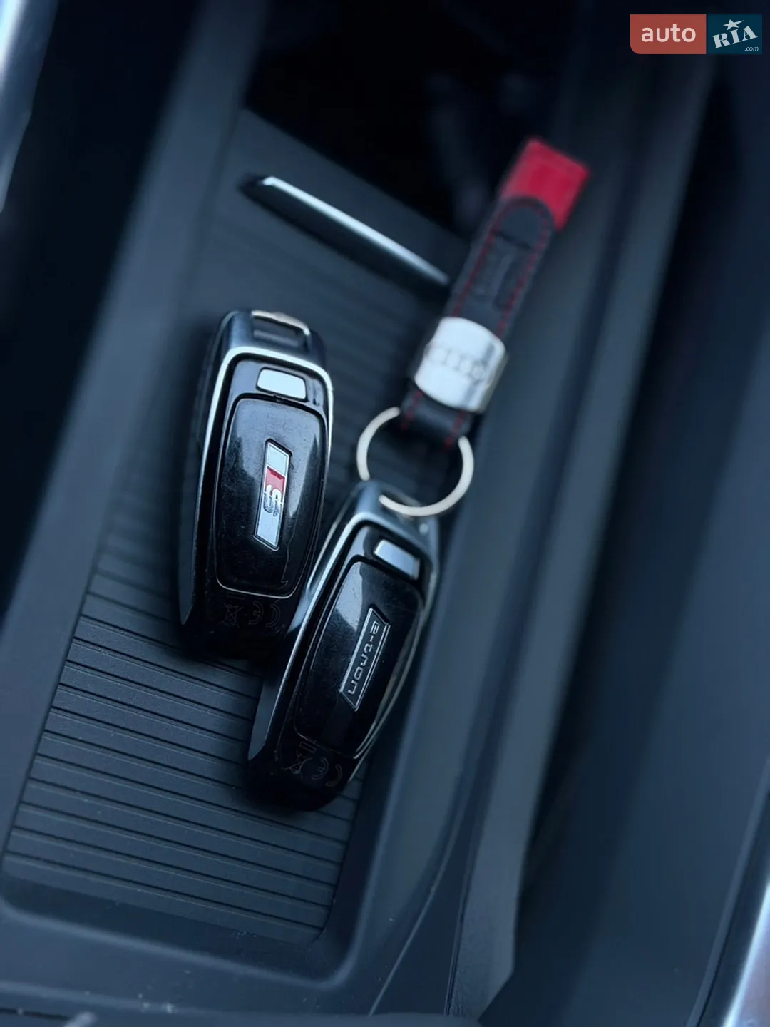 2022 Audi e-tron S - мініатюра 34