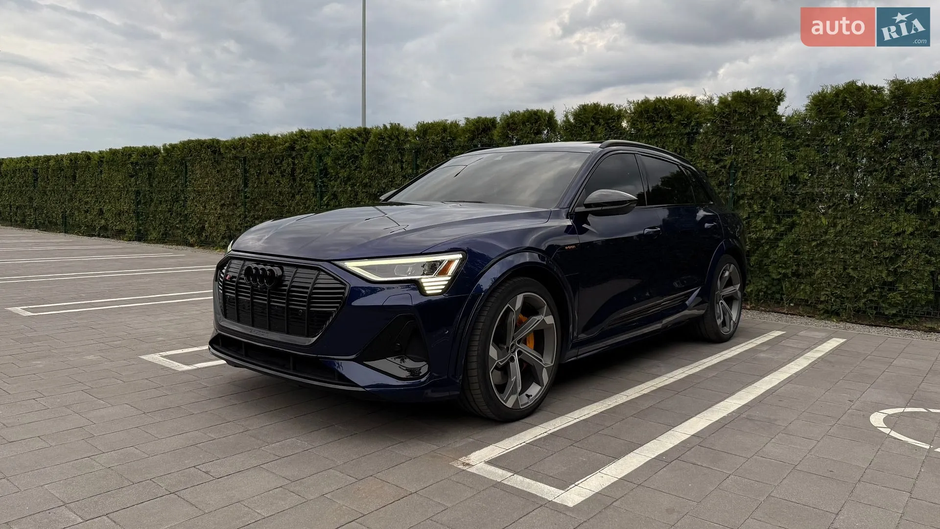 2022 Audi e-tron S - мініатюра 7
