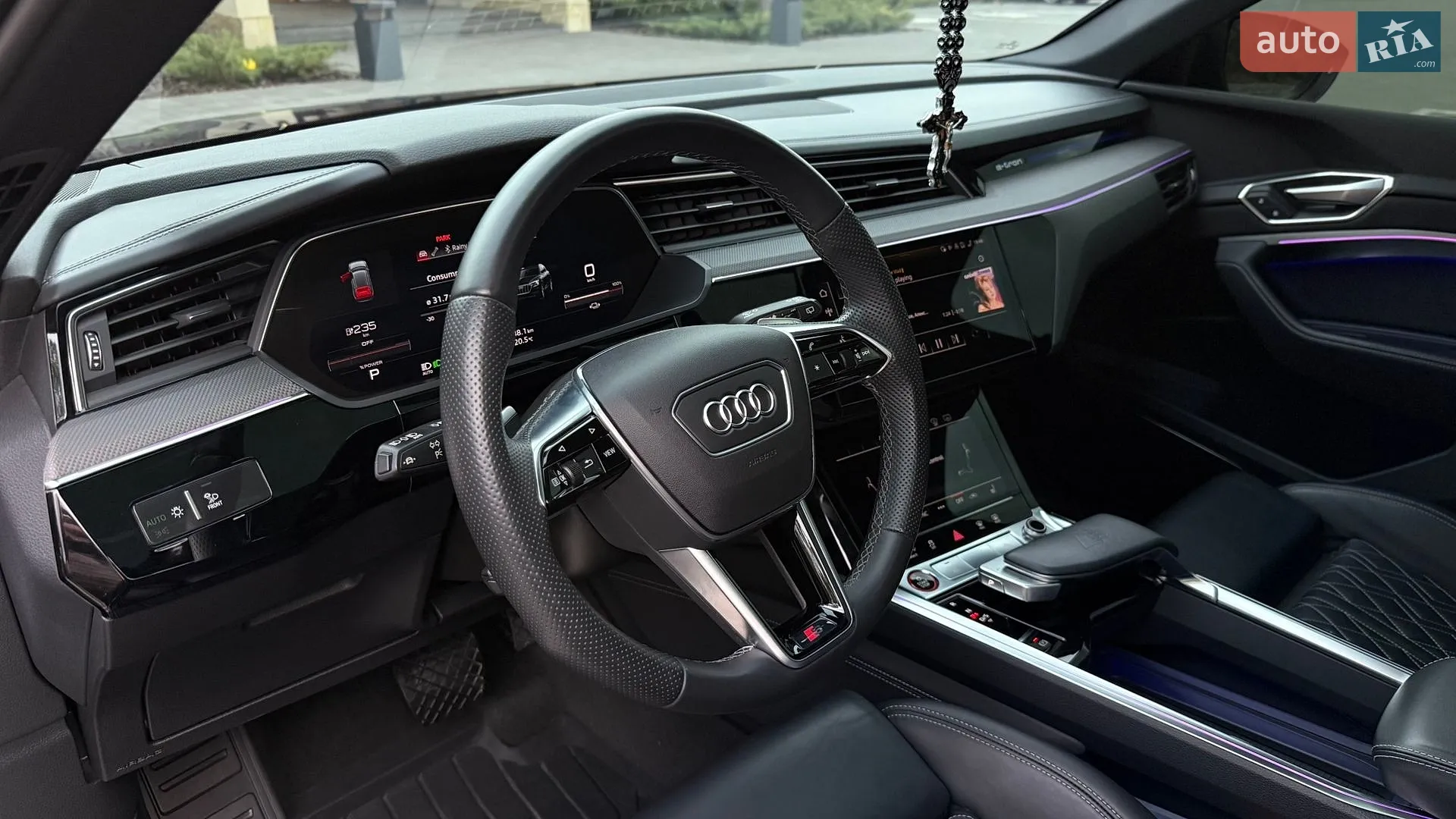 2022 Audi e-tron S - мініатюра 27