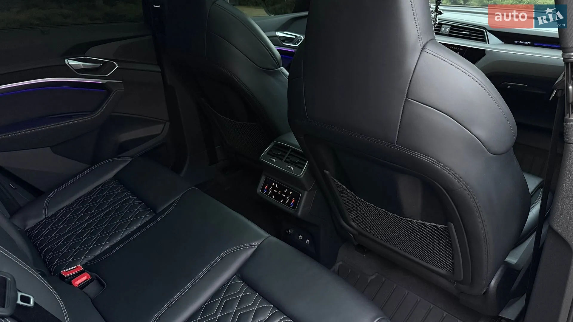 2022 Audi e-tron S - мініатюра 36