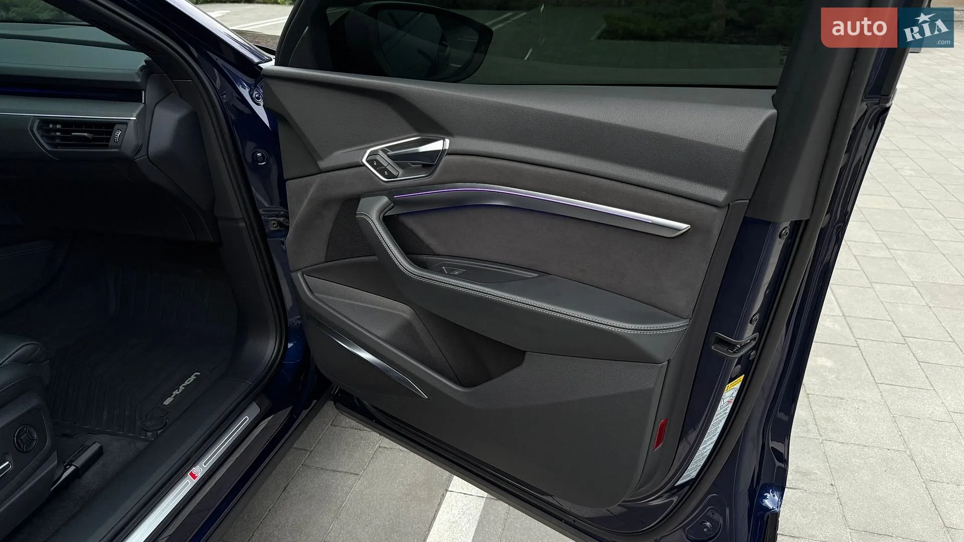 2022 Audi e-tron S - мініатюра 34