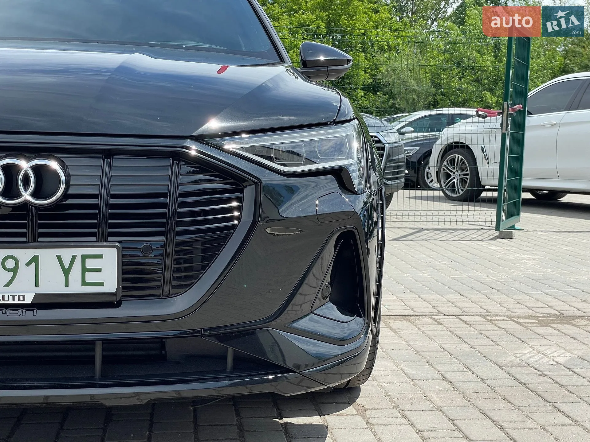 2022 Audi e-tron S - мініатюра 10