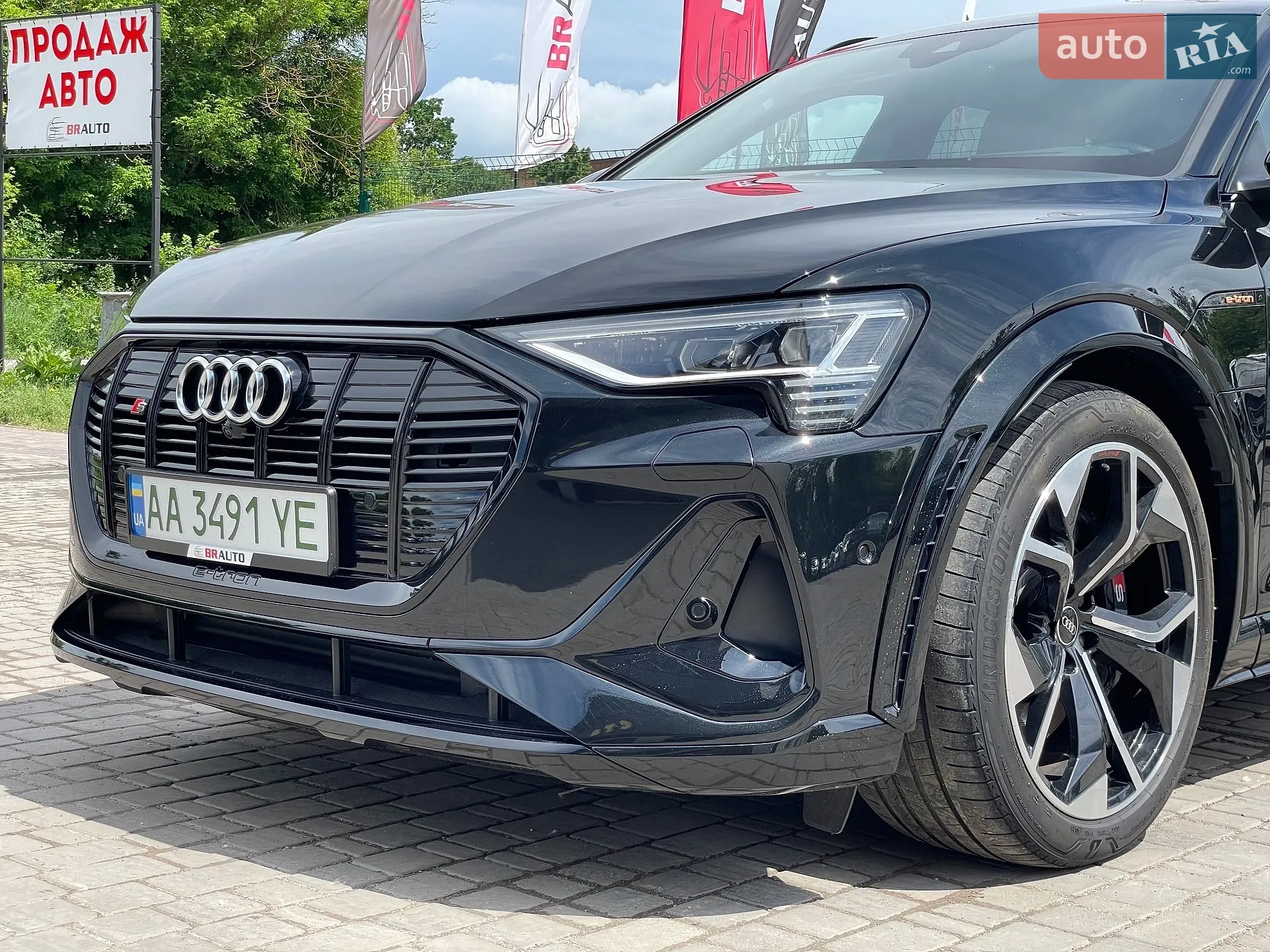 2022 Audi e-tron S - мініатюра 11