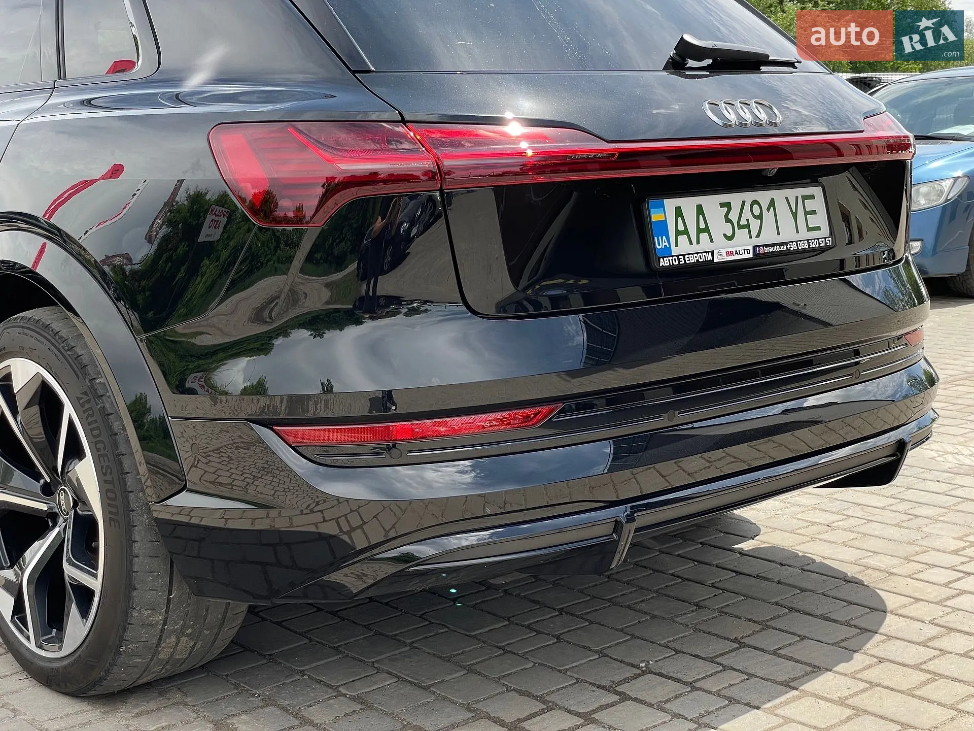 2022 Audi e-tron S - мініатюра 21