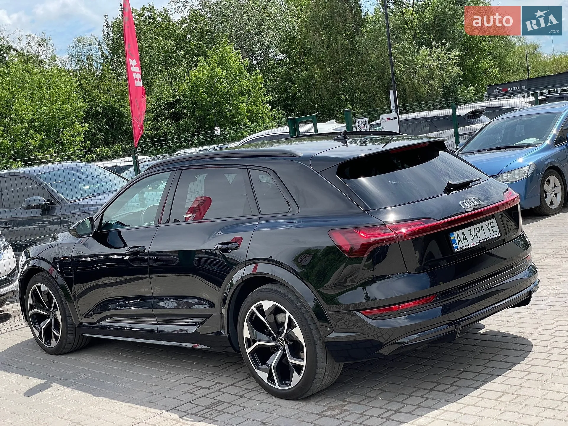 2022 Audi e-tron S - мініатюра 20