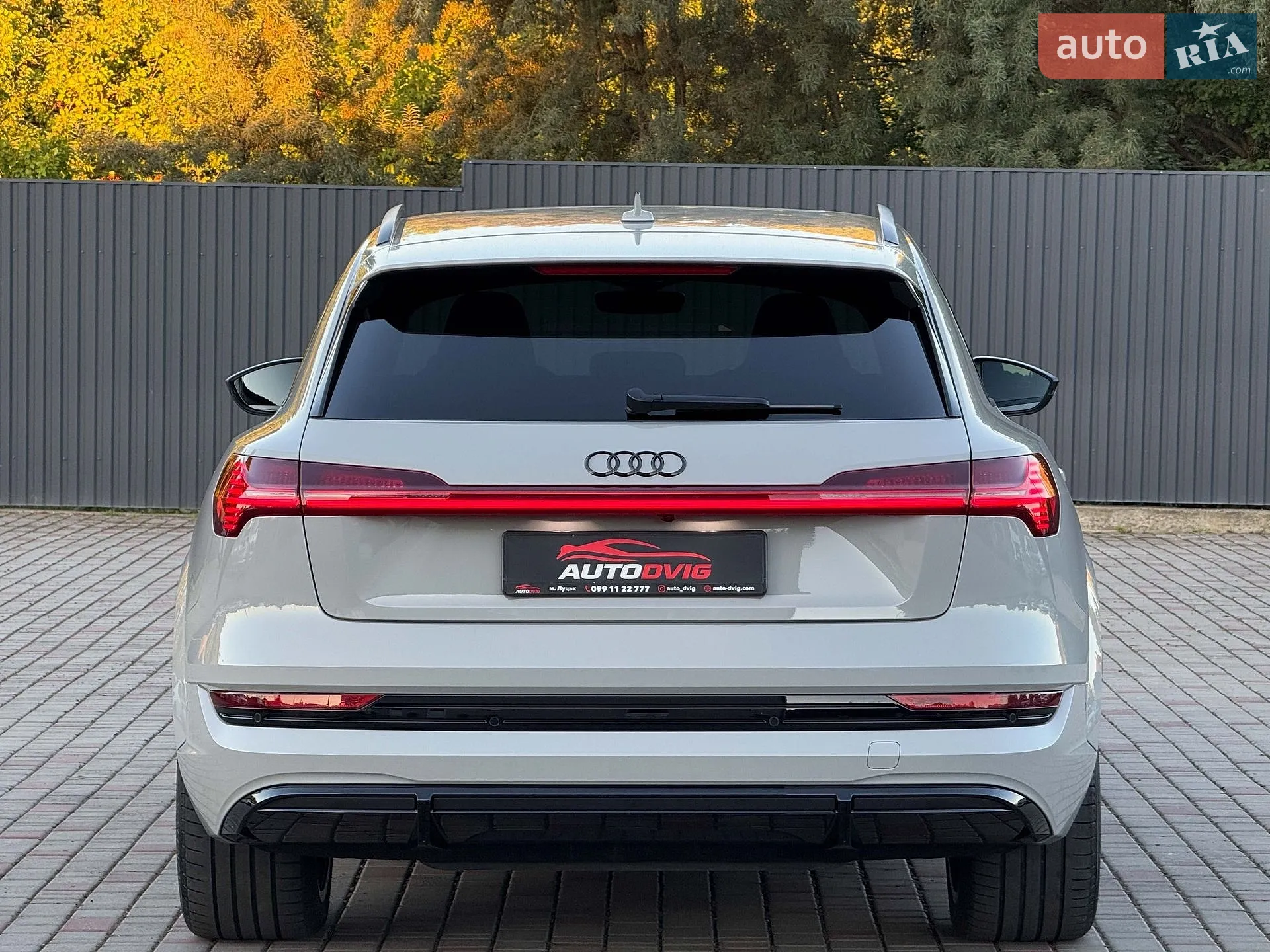 2022 Audi e-tron S - мініатюра 5