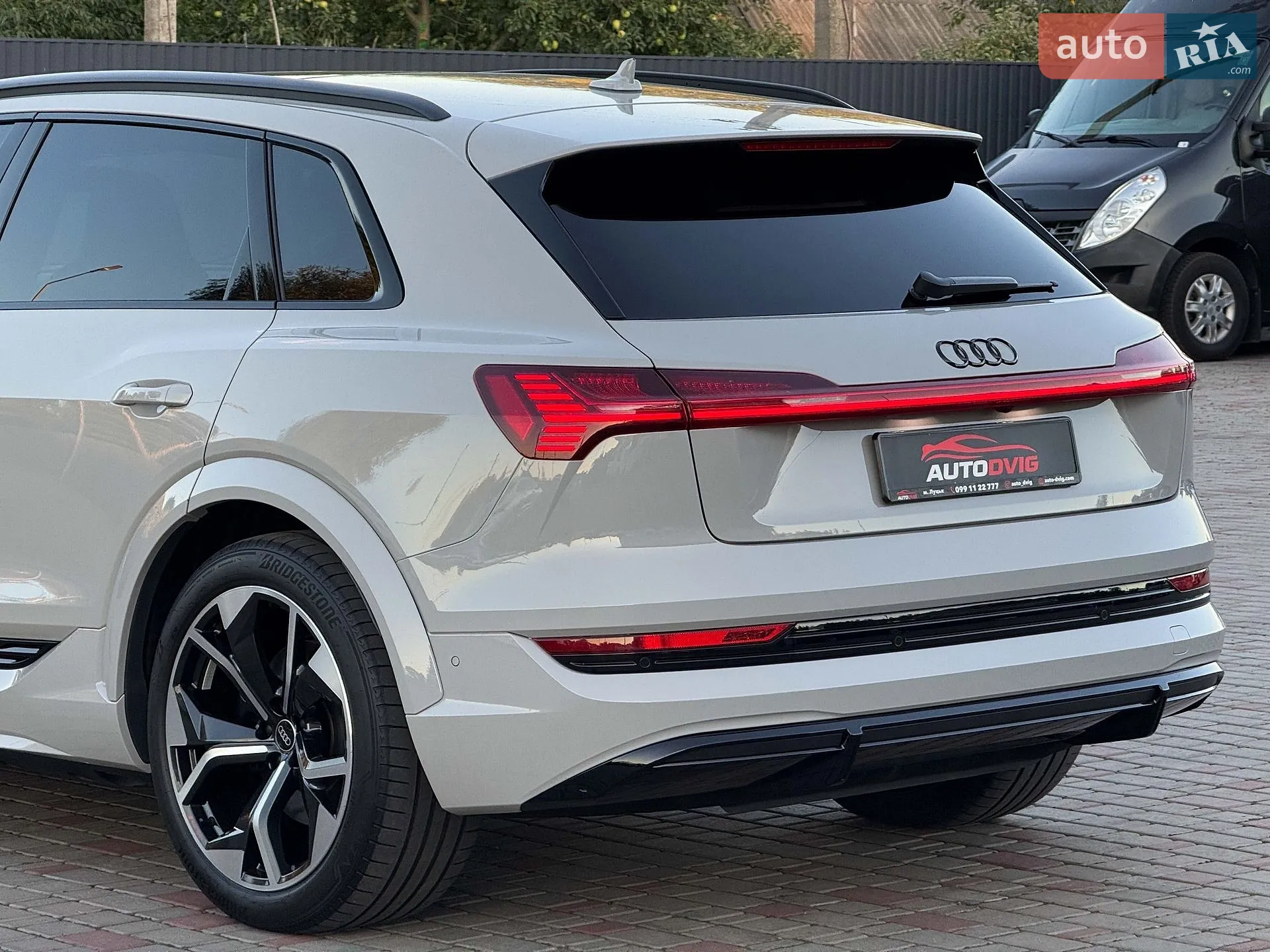 2022 Audi e-tron S - мініатюра 28
