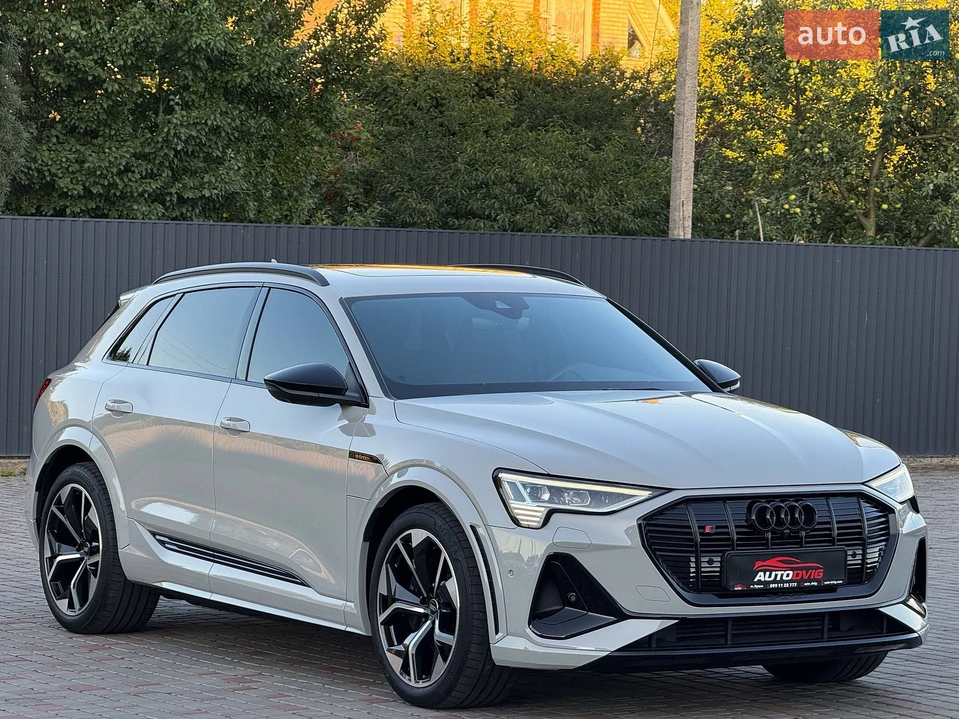 2022 Audi e-tron S - мініатюра 2