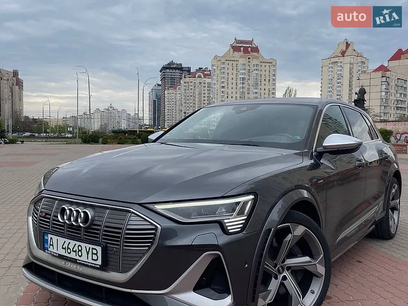 Audi e-tron S