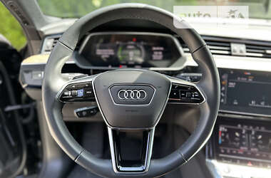 Позашляховик / Кросовер Audi e-tron Sportback 2022 в 