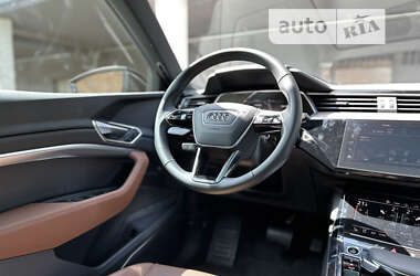 Позашляховик / Кросовер Audi e-tron Sportback 2022 в 