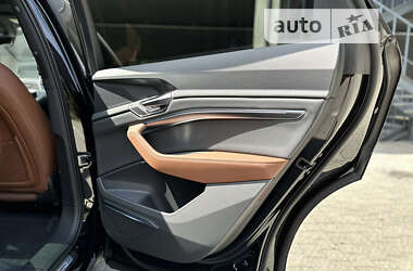 Позашляховик / Кросовер Audi e-tron Sportback 2022 в 