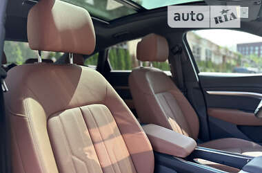 Позашляховик / Кросовер Audi e-tron Sportback 2022 в 