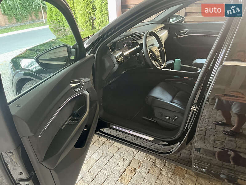 Позашляховик / Кросовер Audi e-tron Sportback 2021 в Києві