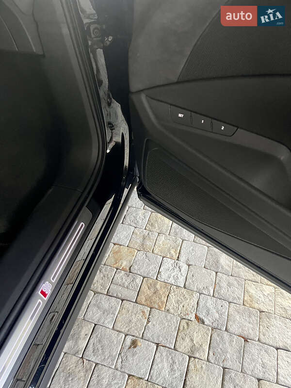 Позашляховик / Кросовер Audi e-tron Sportback 2021 в Києві