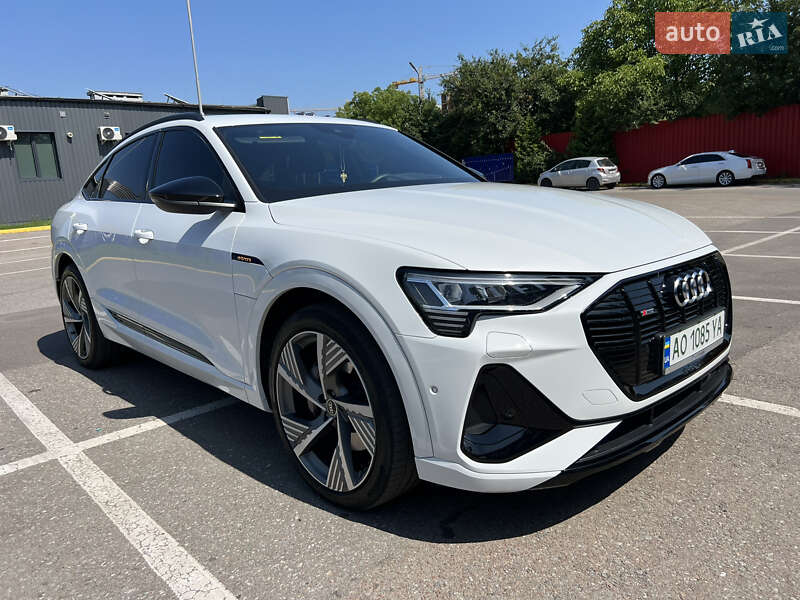 Позашляховик / Кросовер Audi e-tron Sportback 2021 в Ужгороді