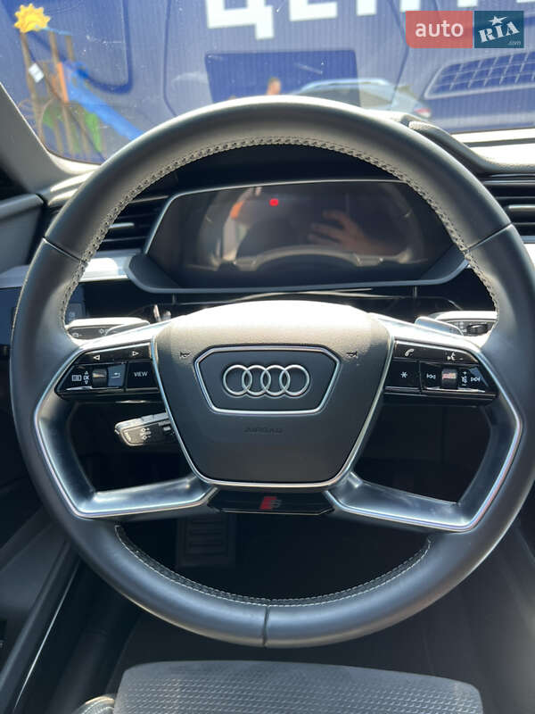 Позашляховик / Кросовер Audi e-tron Sportback 2021 в Ужгороді