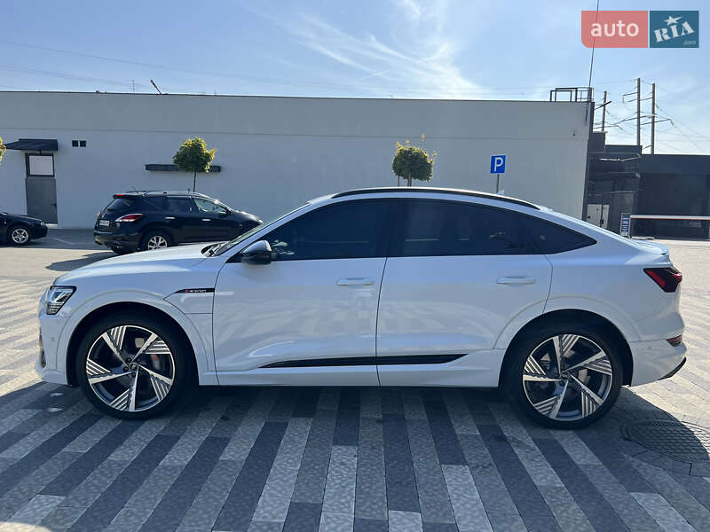 Позашляховик / Кросовер Audi e-tron Sportback 2021 в Ужгороді