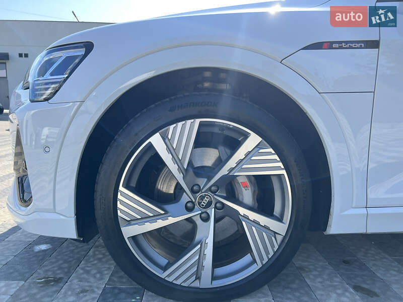 Позашляховик / Кросовер Audi e-tron Sportback 2021 в Ужгороді