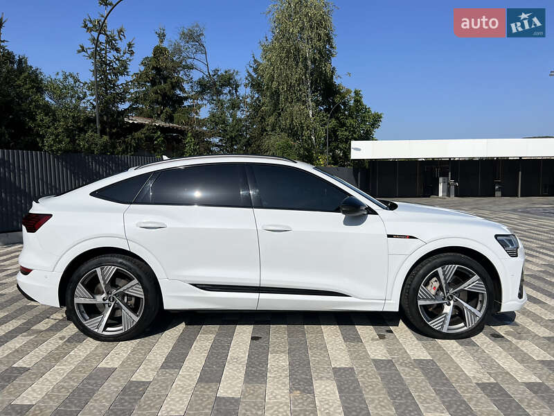 Позашляховик / Кросовер Audi e-tron Sportback 2021 в Ужгороді