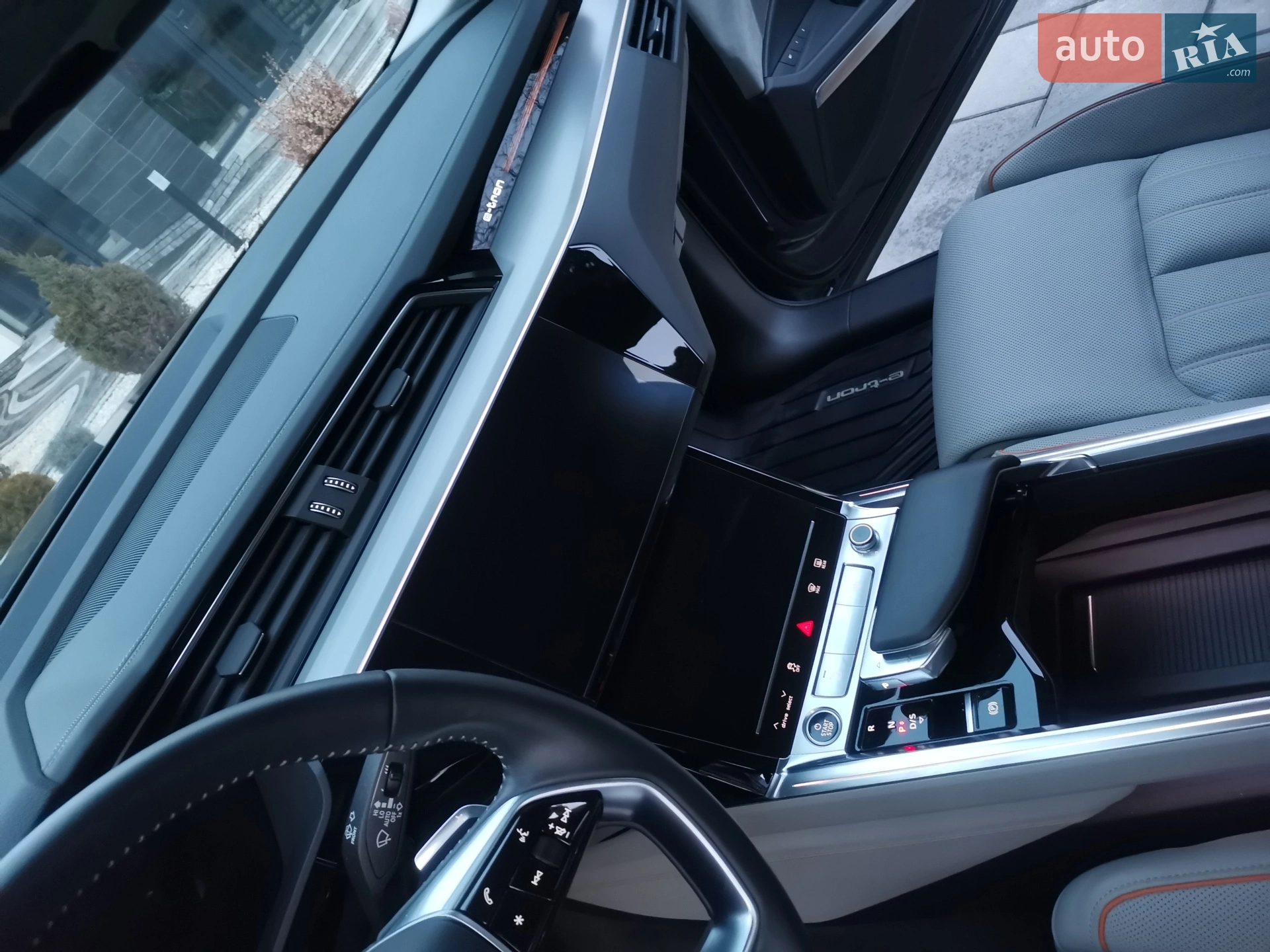 2020 Audi e-tron Sportback - мініатюра 32