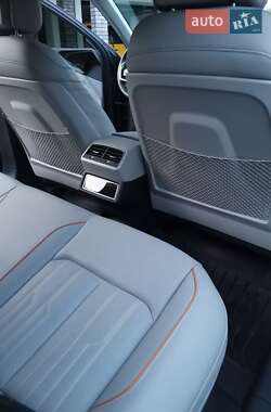 Внедорожник / Кроссовер Audi e-tron Sportback 2020 в 