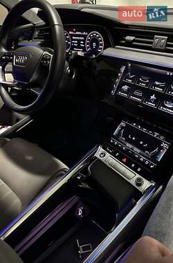 Внедорожник / Кроссовер Audi e-tron Sportback 2020 в 