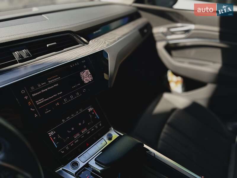 Позашляховик / Кросовер Audi e-tron Sportback 2020 в Львові