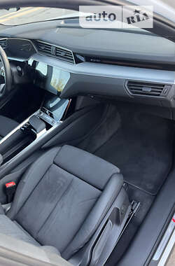 Позашляховик / Кросовер Audi e-tron Sportback 2021 в Житомирі