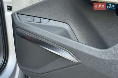 Внедорожник / Кроссовер Audi e-tron Sportback 2021 в 