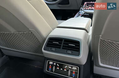 Внедорожник / Кроссовер Audi e-tron Sportback 2021 в 