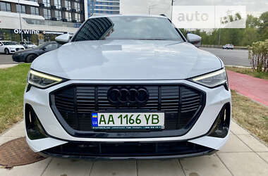 Позашляховик / Кросовер Audi e-tron Sportback 2020 в Києві