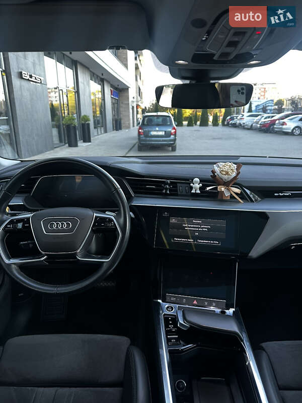 Позашляховик / Кросовер Audi e-tron Sportback 2021 в Ужгороді