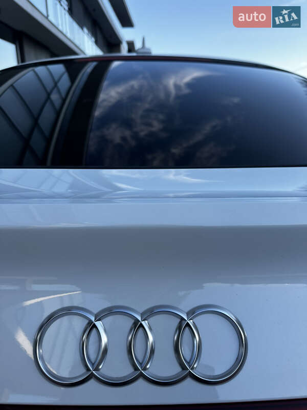 Позашляховик / Кросовер Audi e-tron Sportback 2021 в Ужгороді