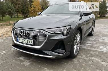 Позашляховик / Кросовер Audi e-tron Sportback 2020 в Києві