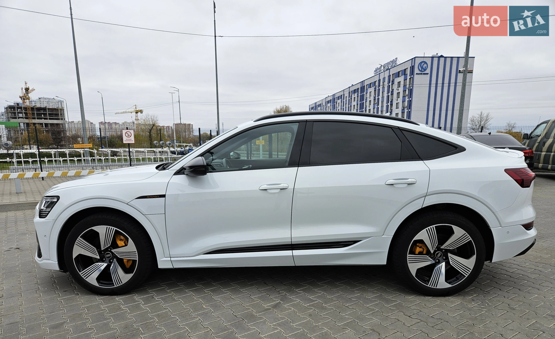 2022 Audi e-tron Sportback - мініатюра 2