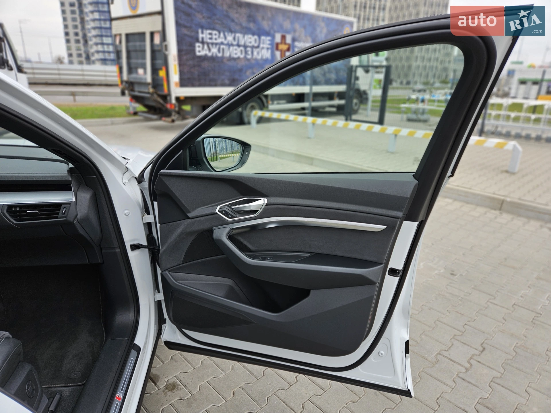 2022 Audi e-tron Sportback - мініатюра 39