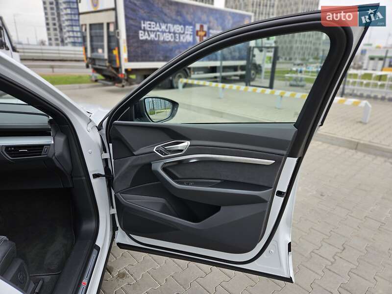 Внедорожник / Кроссовер Audi e-tron Sportback 2022 в Киеве