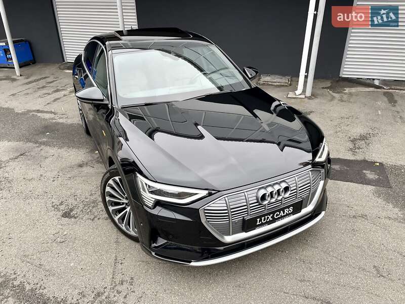 Позашляховик / Кросовер Audi e-tron Sportback 2021 в Києві