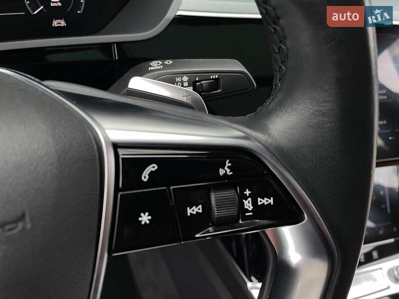 Позашляховик / Кросовер Audi e-tron Sportback 2021 в Києві