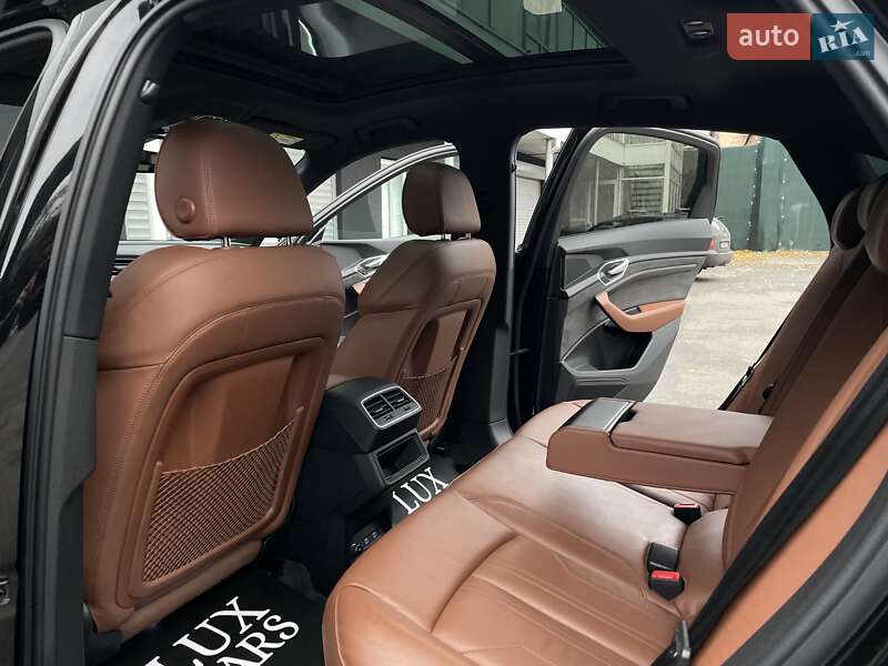 Позашляховик / Кросовер Audi e-tron Sportback 2021 в Києві