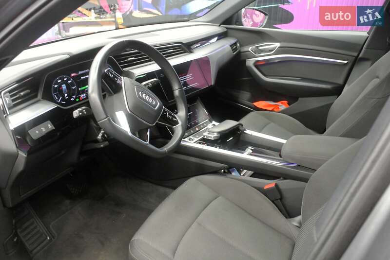 Позашляховик / Кросовер Audi e-tron Sportback 2021 в Києві фото 22 Позашляховик / Кросовер Audi e-tron Sportback 2021 в Києві