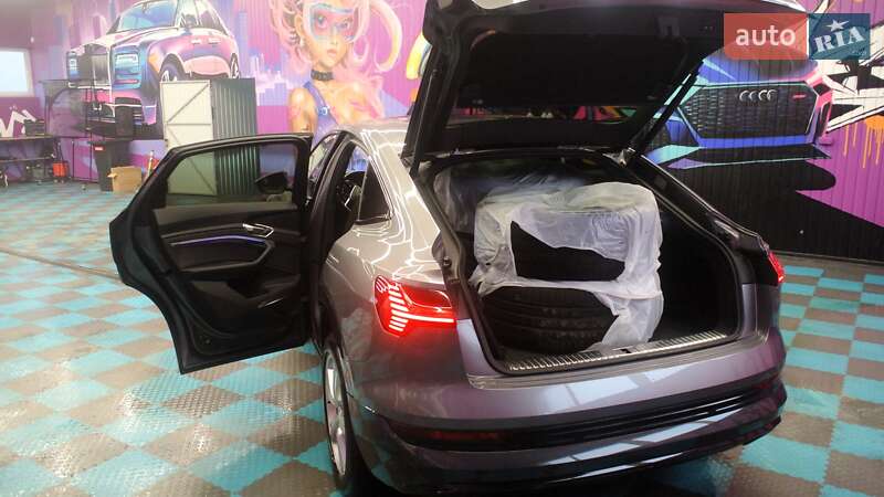 Позашляховик / Кросовер Audi e-tron Sportback 2021 в Києві фото 34 Позашляховик / Кросовер Audi e-tron Sportback 2021 в Києві