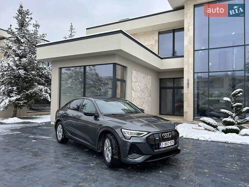 Позашляховик / Кросовер Audi e-tron Sportback 2022 в Львові