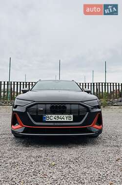 Позашляховик / Кросовер Audi e-tron Sportback 2020 в Києві