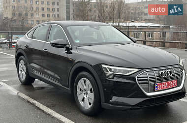 Позашляховик / Кросовер Audi e-tron Sportback 2022 в Києві