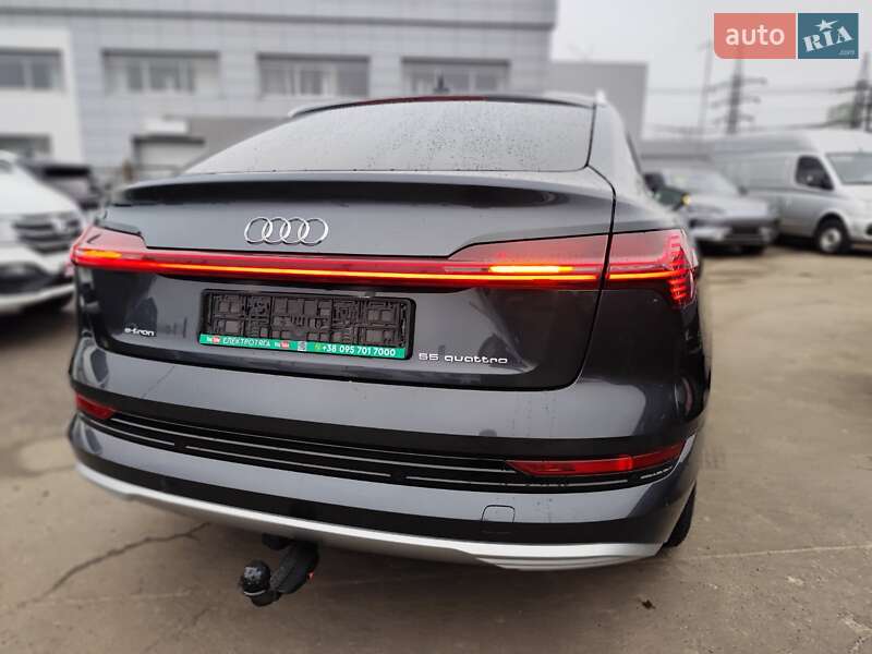 Позашляховик / Кросовер Audi e-tron Sportback 2020 в Києві