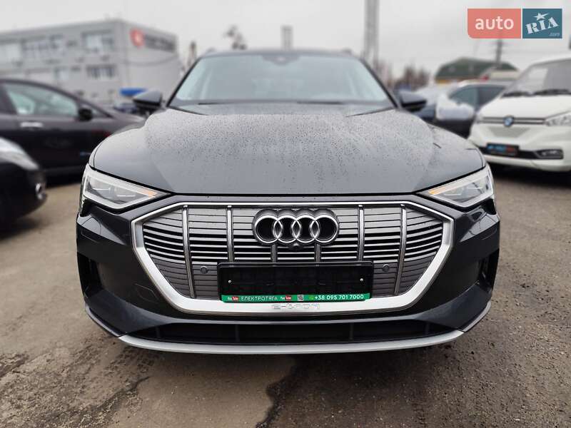 Позашляховик / Кросовер Audi e-tron Sportback 2020 в Києві